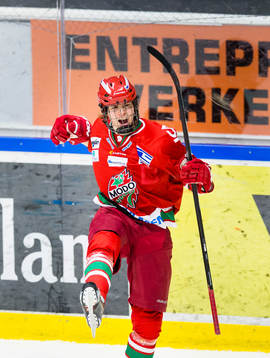 Modos Adrian Kempe firar 2-2 kvitteringen