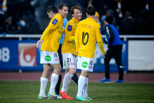 Falkenbergs Stefan Rodevåg och Dan Keat jublar