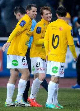 Falkenbergs Stefan Rodevåg och Dan Keat jublar