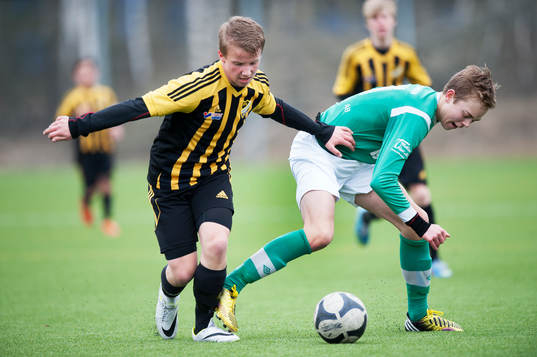 IFK Hässleholms Amel Crnalic i DM-matchen för pojkar