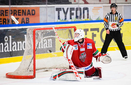 Modos målvakt Emil Hedman släpper in 2-3 målet