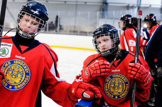Stockholms Solveig Neunzert och Ethel Wilhelmsson deppar