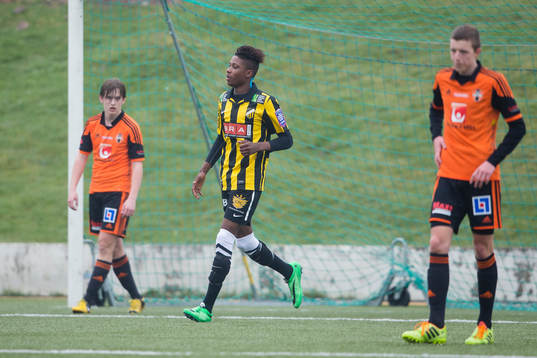 Häckens Kwame Mubarik Sana jublar