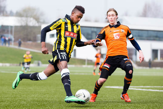 Häckens Kwame Mubarik Sana mot Gutes Alex Backéus