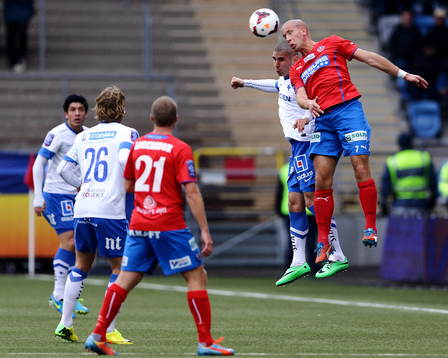 Nickduell mellan Norrköpings Rawez Lawan och Helsingborgs