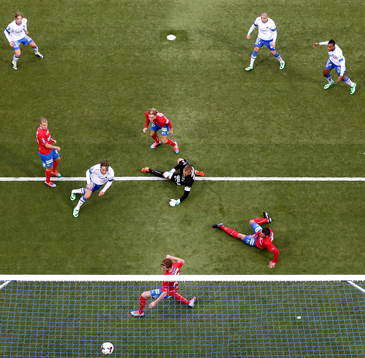 Mål 2-0 av Norrköpings Rawez Lawanförbi Helsingborgs