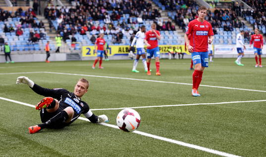 Helsingborgs Pär Hansson faller
