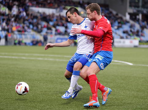 Helsingborgs Arnor Smarason och Norrköpings Nikola Tkalcic