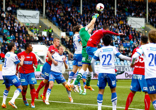 Räddning av Norrköpings målvakt David Mitov Nilsson