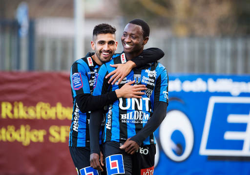 Sirius Stefan Silva och Moses Ogbu jublar