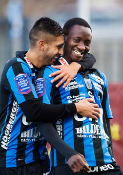 Sirius Stefan Silva och Moses Ogbu jublar
