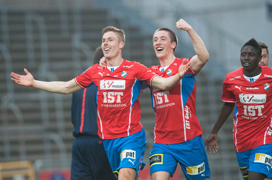 Bläddra bland fler bilder av Fotboll, Superettan, Ängelholm - Öster