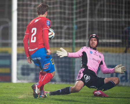 Östers Andreas Wihlborg chippar in 1-4 bakom Ängelholms