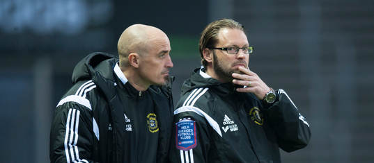 Ängelholms tränare Magnus Arvidsson och Joakim Persson i
