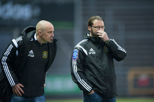 Ängelholms tränare Magnus Arvidsson och Joakim Persson i