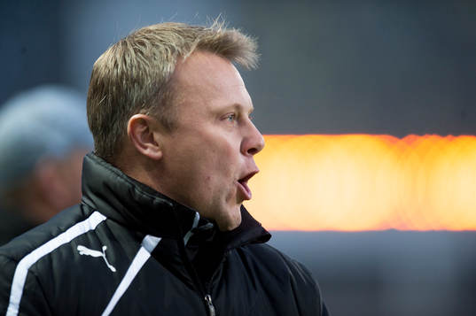 Östers tränare Roberth Björknesjö i matchen i