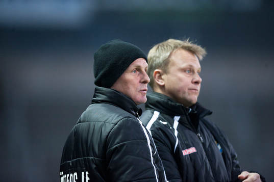 Östers tränare Roberth Björknesjö och Peter Wibrån i