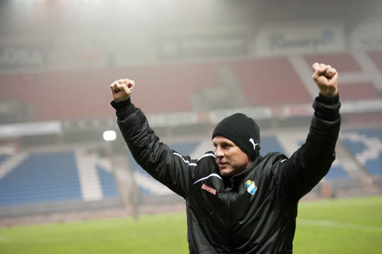 Östers tränare Peter Wibrån i matchen i Superettan