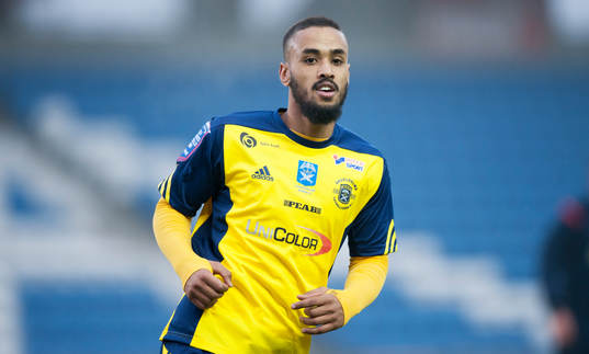 Ängelholms Junes Barny i matchen i Superettan mellan