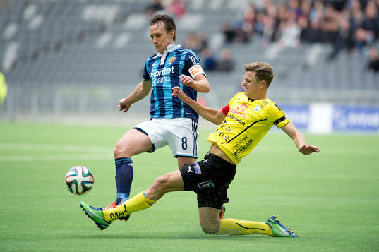 Djurgårdens Andreas Johansson och Halmstads Marcus