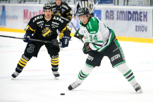 s målvakt Daniel Larsson och missar