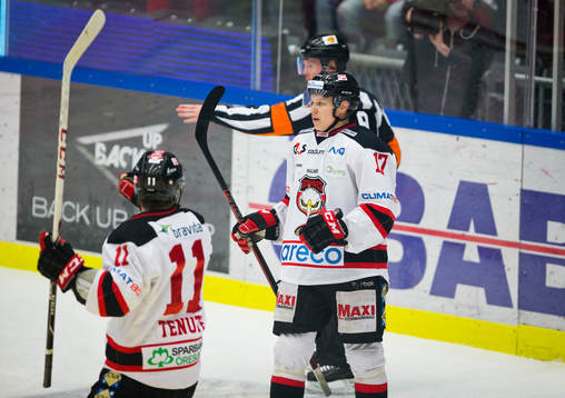 Malmö Redhawks Daniel Viksten gör 0-1 till Malmö och