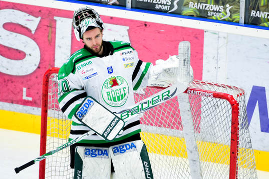 Rögles målvakt Kevin Lindskoug deppar