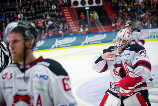 Malmö Redhawks målvakt Pontus Sjögren deppar