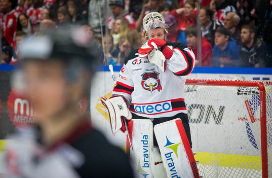 Malmö Redhawks målvakt Pontus Sjögren deppar