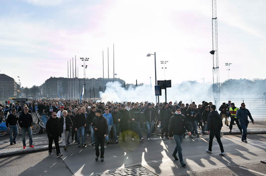 Malmö FFs supportrar går mot Ullevi