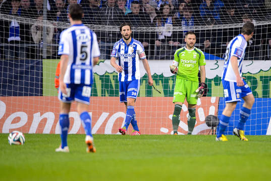 IFK Göteborgs målvakt John Alvbåge deppar