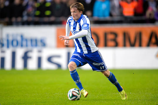 IFK Göteborgs Sam Larsson med bollen