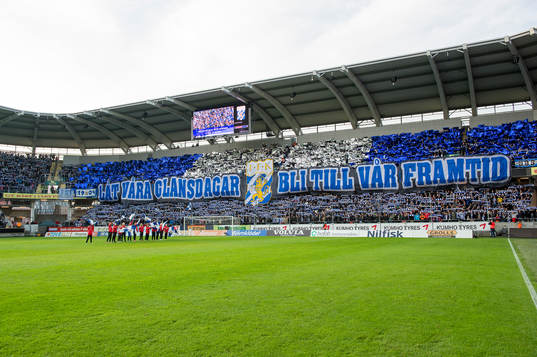 IFK Göteborgs tifo innan fotbollsmatchen i Allsvenskan