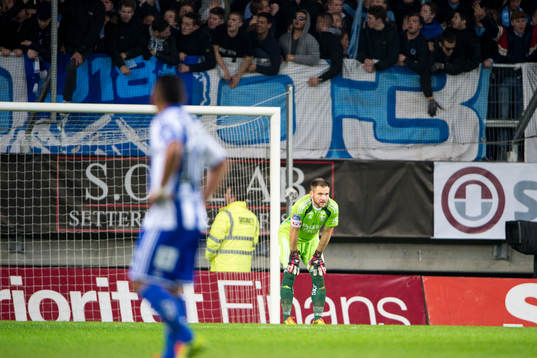 IFK Göteborgs målvakt John Alvbåge deppar