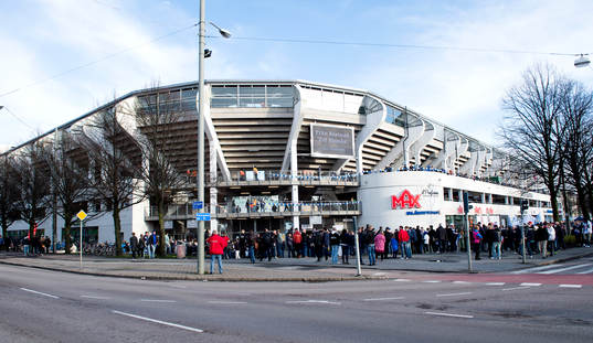Exteriör av Gamla Ullevi innan fotbollsmatchen i