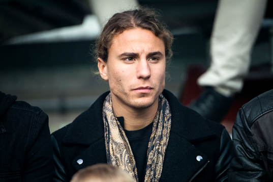 IFK Göteborgs förre spelare Jonathan Azulay på läktaren