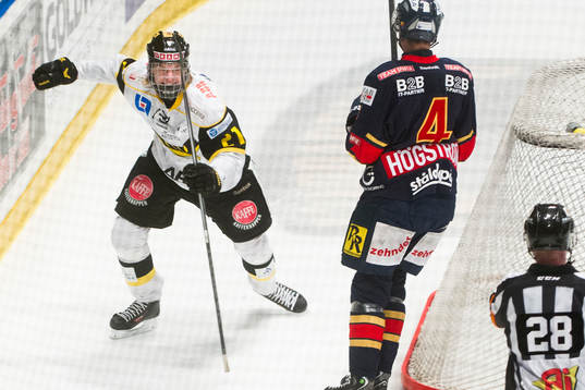 Västerås Christopher Mastomäki jublar