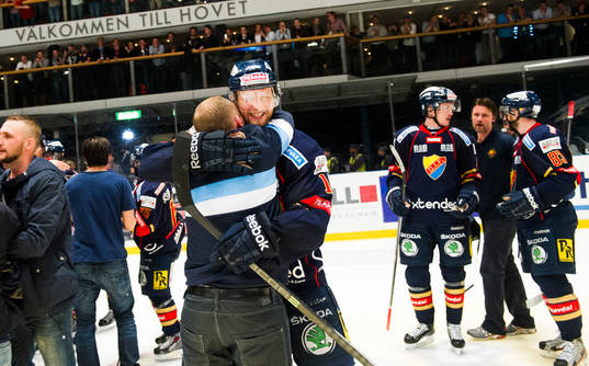 Djurgårdens  Michael Holmqvist  jublar