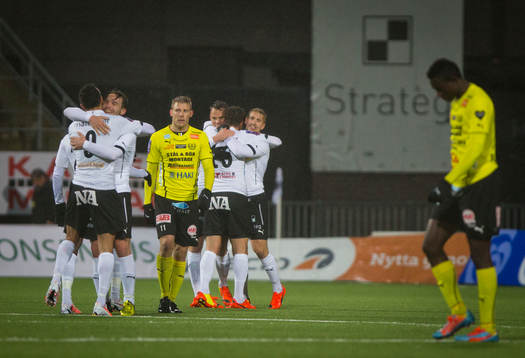 Örebros Shpetim Hasani gör 1-0 och jublar med Nordin