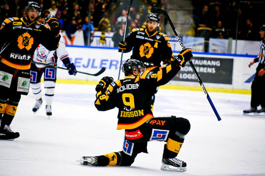 Skellefteås Viktor Arvidsson jublar mot Linköping