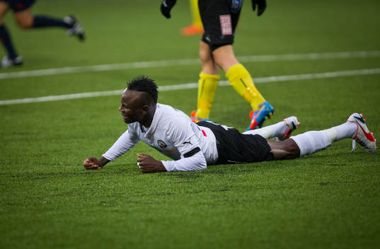 Örebros Samuel Mensiro deppar