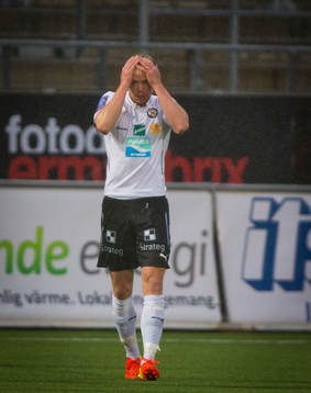 Örebros Patrik Haginge deppar