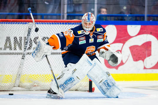 Växjös målvakt Teemu Lassila innan ishockeymatchen i SHL