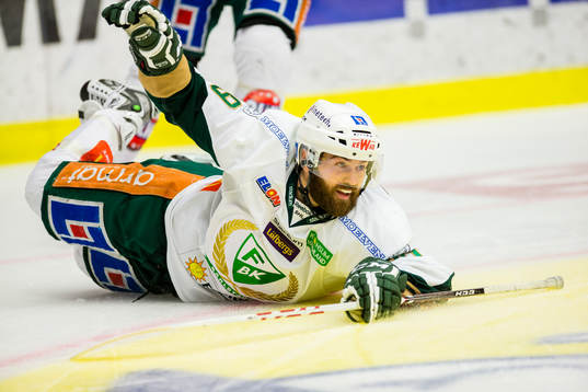 Färjestads Jack Connolly jublar