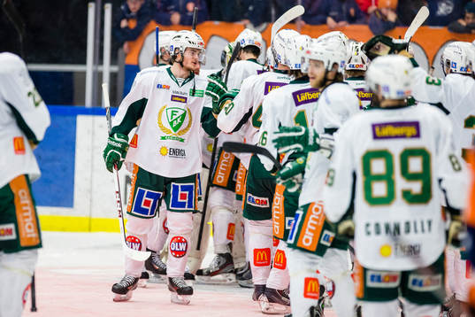 Färjestads Anton Grundel firar