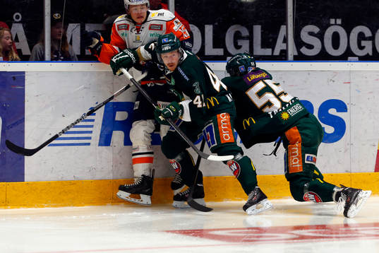 Växjös Noah Welch och Färjestads Joakim Hillding och