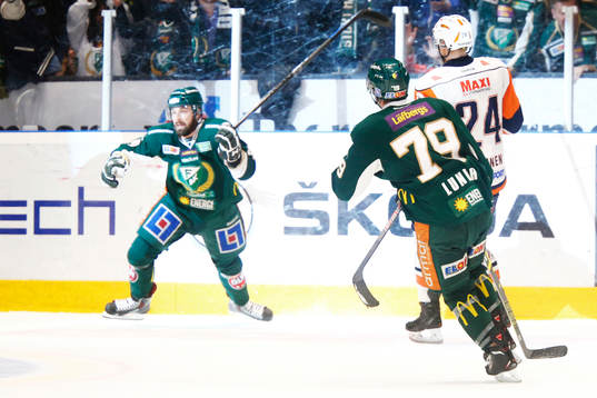 Färjestads Milan Gulas jublar