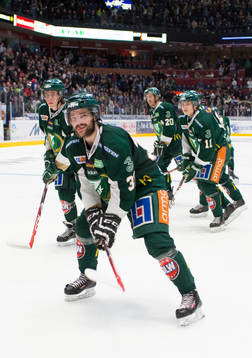 Färjestads Linus Fröberg jublar
