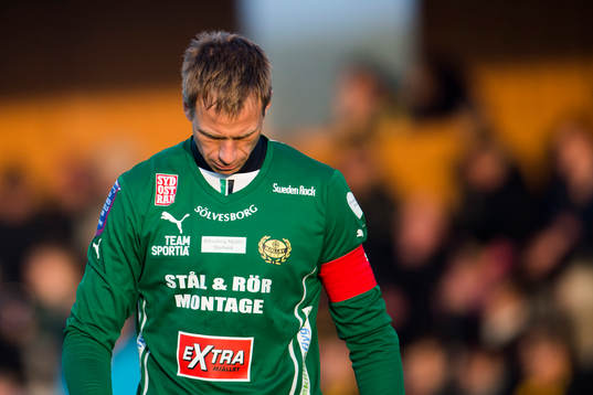 Mjällbys målvakt Mattias Asper deppar
