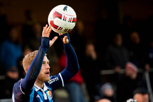 Djurgårdens Stefan Karlsson kastar inkast